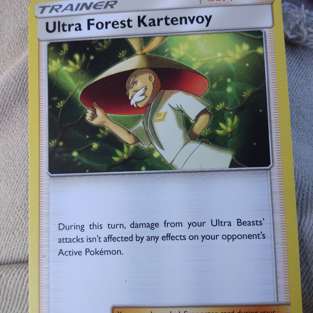 A ultra forest kartenvoy trainer card